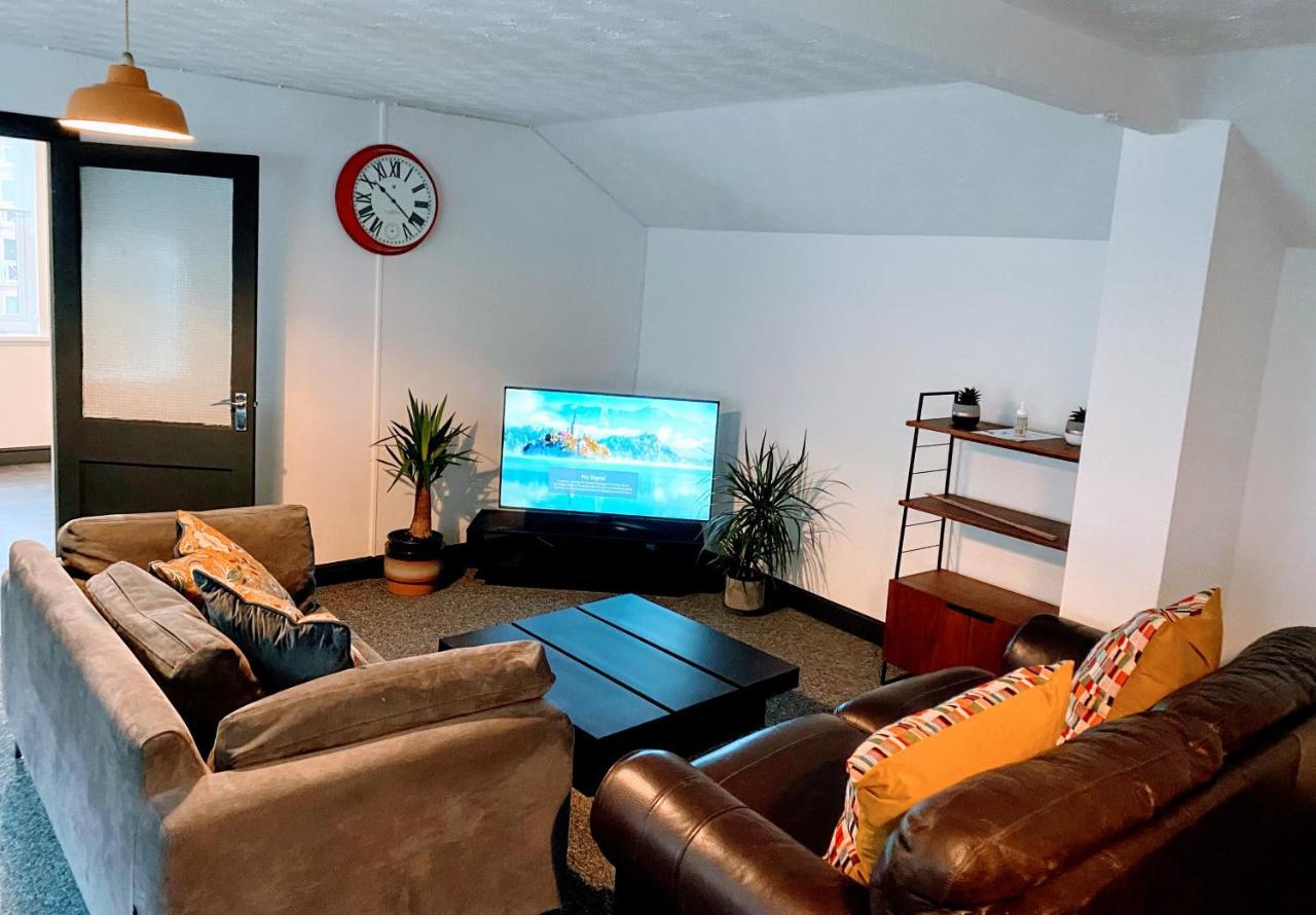 Gorgeous Town Center 3 Bedroom Self Contained Apartment For 1-5 People Χαρογκέιτ Εξωτερικό φωτογραφία